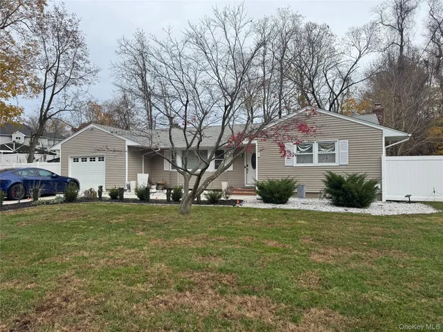 $5,000 | 509 East Broadway, Port Jefferson, NY 11777