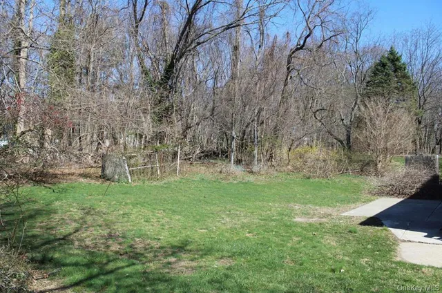 $5,000 | 509 East Broadway, Port Jefferson, NY 11777