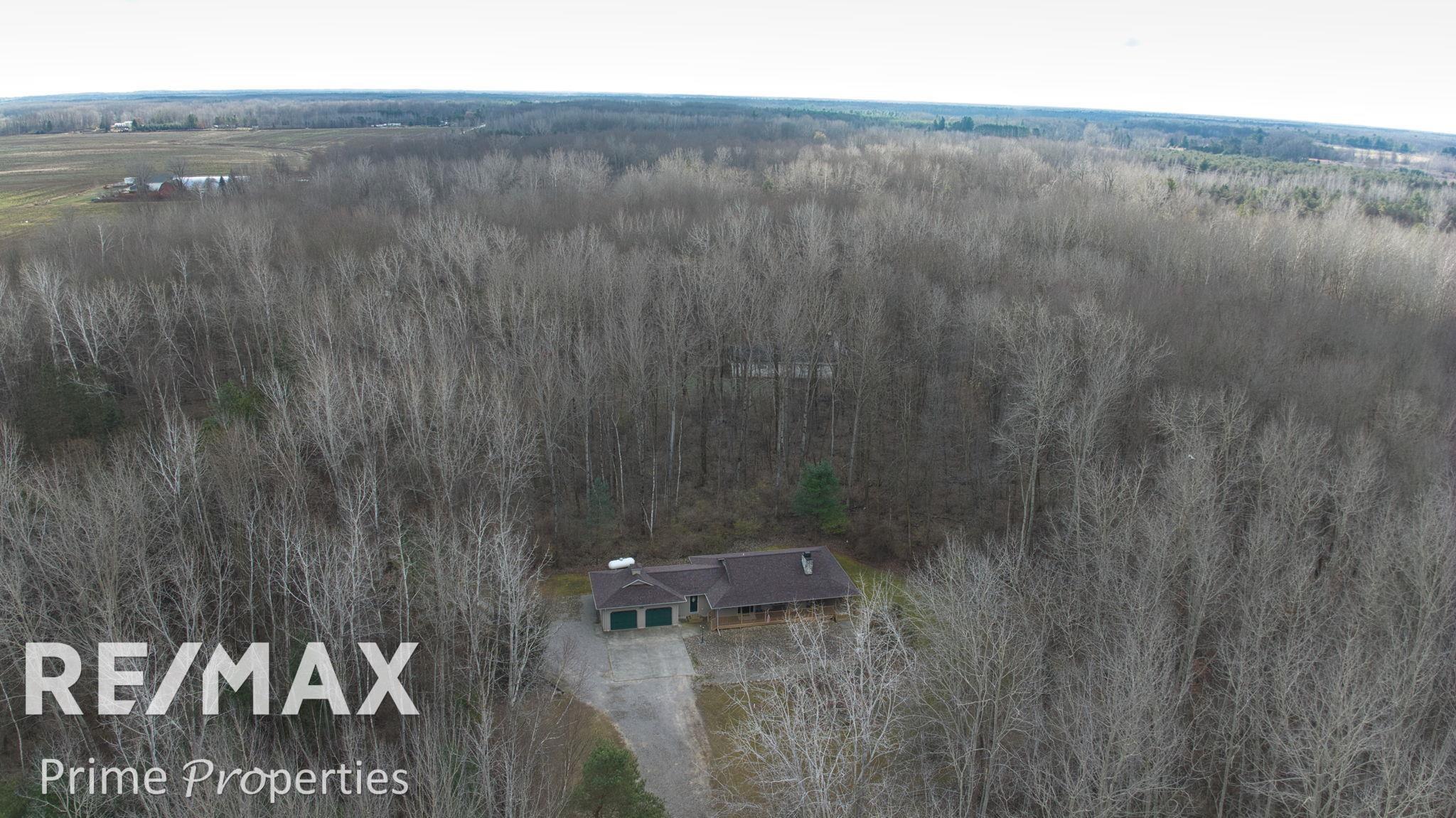 3590 Washburn Road Vassar, MI 48768 - Photo 10 of 57 50162785-cfc69cd4-4ac5-4d23-b5b3-c1c2f2bf50ec.JPG
