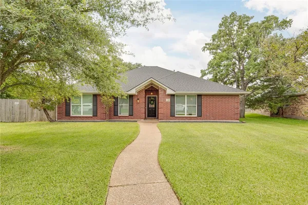 $319,900 | 4700 Kensington Road, Bryan, TX 77802