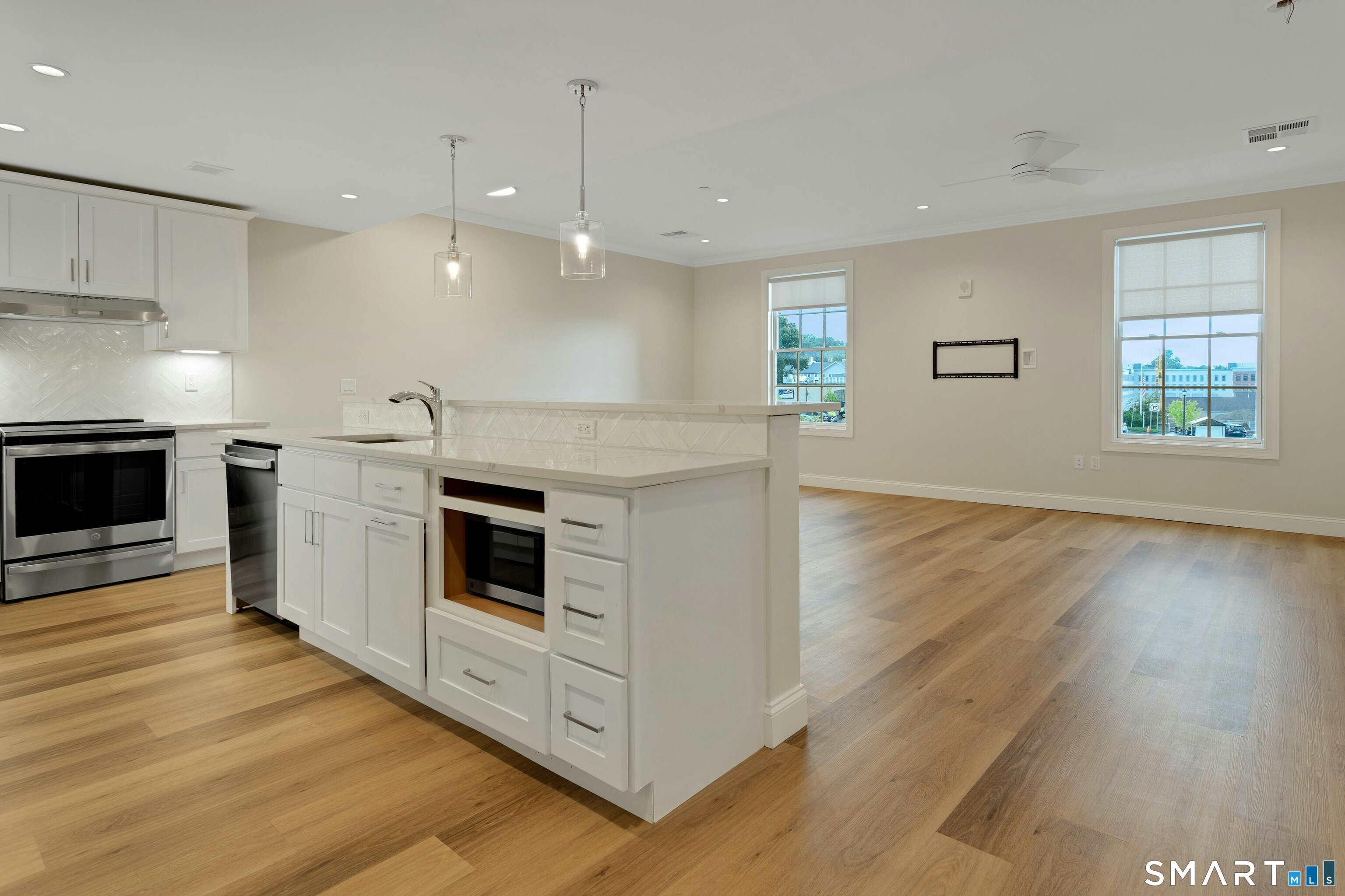 340 Heights Road, Unit 211 Darien, CT 06820 - Photo 2 of 12 Gallery Image 2