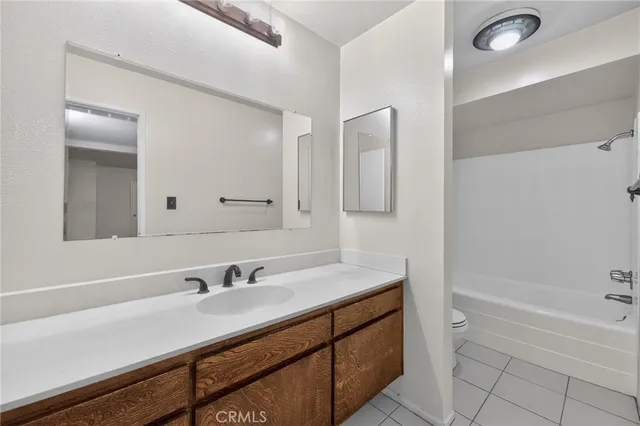 $585,000 | 576 North Bellflower Boulevard, Unit 101, Long Beach, CA 90814