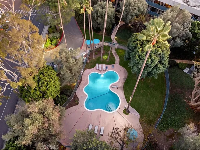 $585,000 | 576 North Bellflower Boulevard, Unit 101, Long Beach, CA 90814