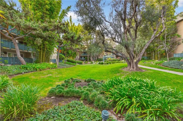 $585,000 | 576 North Bellflower Boulevard, Unit 101, Long Beach, CA 90814