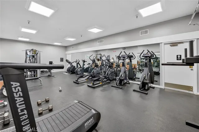 $585,000 | 576 North Bellflower Boulevard, Unit 101, Long Beach, CA 90814