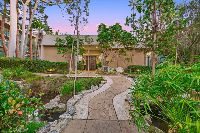 $585,000 | 576 North Bellflower Boulevard, Unit 101, Long Beach, CA 90814