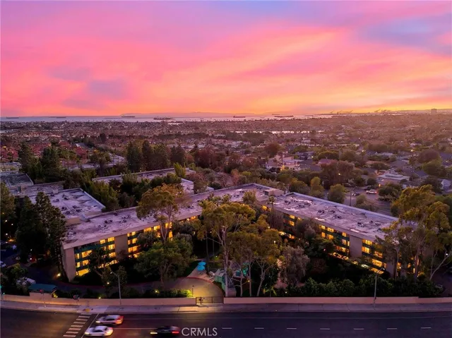 $585,000 | 576 North Bellflower Boulevard, Unit 101, Long Beach, CA 90814