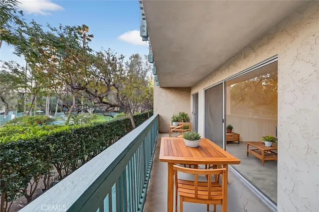 $585,000 | 576 North Bellflower Boulevard, Unit 101, Long Beach, CA 90814