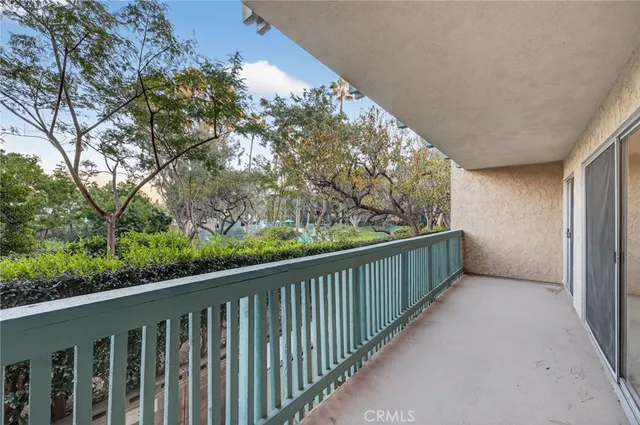 $585,000 | 576 North Bellflower Boulevard, Unit 101, Long Beach, CA 90814