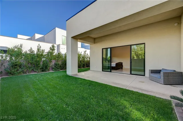 $2,999,900 | 9780 Solar Avenue, Las Vegas, NV 89149