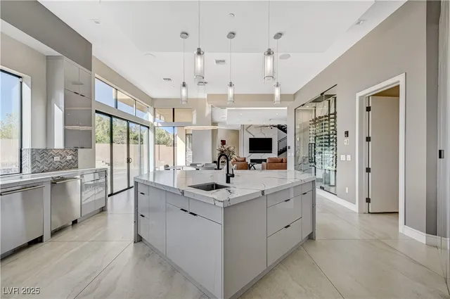 $2,999,900 | 9780 Solar Avenue, Las Vegas, NV 89149