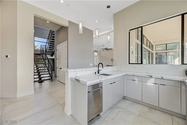 $2,999,900 | 9780 Solar Avenue, Las Vegas, NV 89149