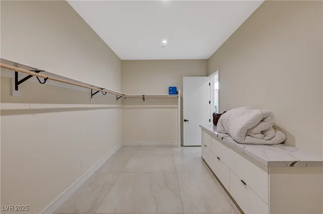 $2,999,900 | 9780 Solar Avenue, Las Vegas, NV 89149