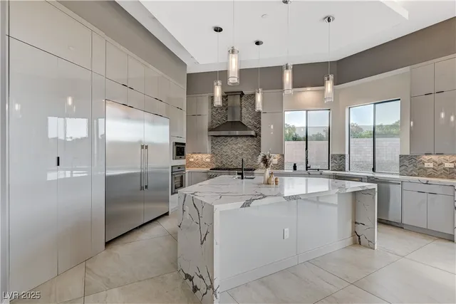 $2,999,900 | 9780 Solar Avenue, Las Vegas, NV 89149