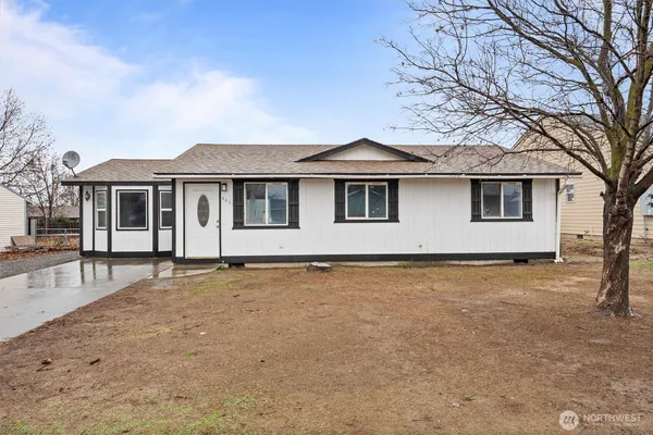 $340,000 | 445 East Rainier Street, Othello, WA 99344