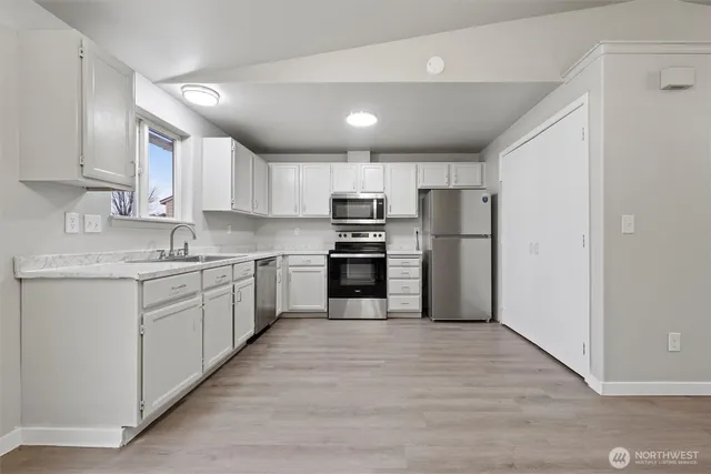 $354,900 | 445 East Rainier Street, Othello, WA 99344