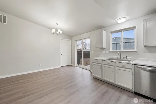 $354,900 | 445 East Rainier Street, Othello, WA 99344