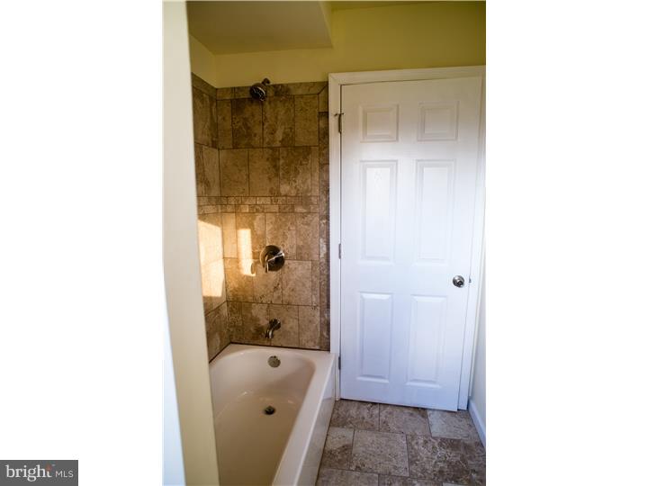 2831 Narcissus Road Philadelphia, PA 19154 - Photo 12 of 25 Bathroom