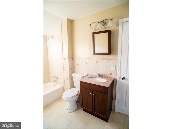 2831 Narcissus Road Philadelphia, PA 19154 - Photo 20 of 25 Master Bathroom