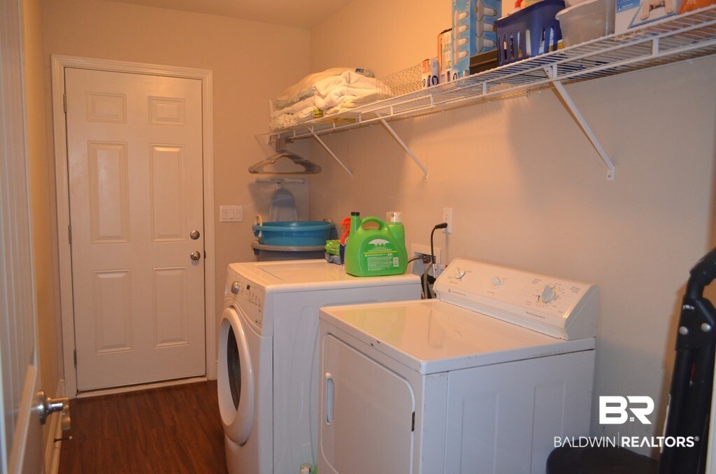 619 Fulton Loop Foley, AL 36535 - Photo 29 of 33 Large Laundry Room