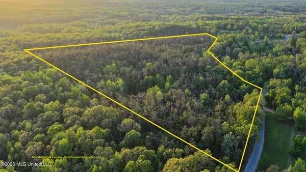 $144,000 | Dees Rd Road, Enid, MS 38927