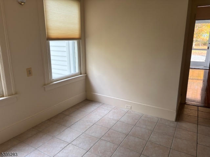 252 Highwood Avenue Ridgewood, NJ 07450 - Photo 12 of 20 an empty room with windows