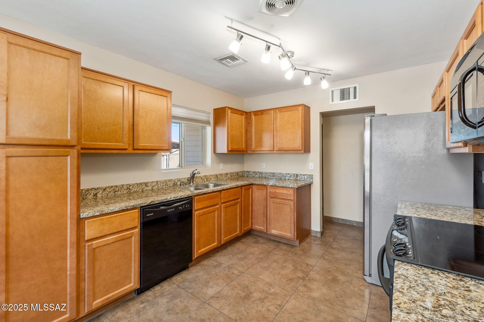6333 East Julia Street Tucson, AZ 85710 - Photo 8 of 27