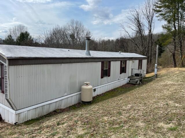 4371 Thaxton Road Pulaski, VA 24301 - Photo 3 of 17 IMG_1983