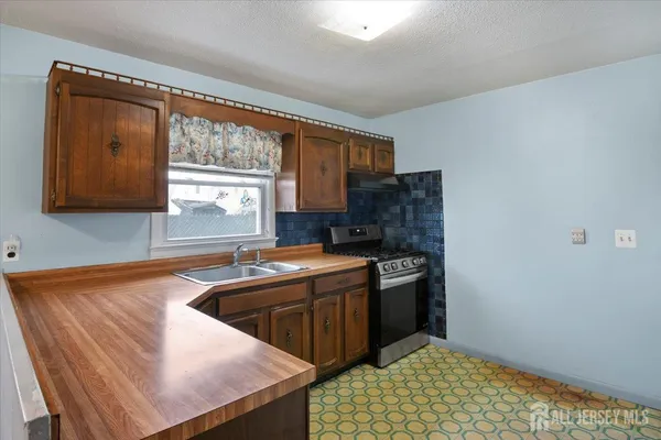 $509,900 | 1 Zoar Street, Fords, NJ 08863