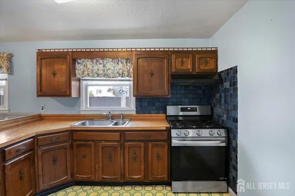 $509,900 | 1 Zoar Street, Fords, NJ 08863