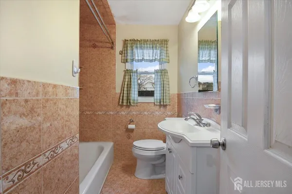 $509,900 | 1 Zoar Street, Fords, NJ 08863