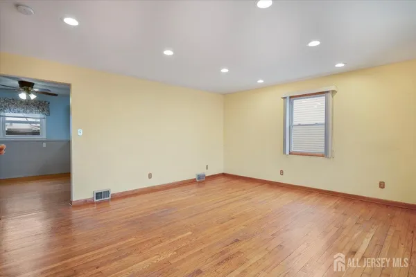 $509,900 | 1 Zoar Street, Fords, NJ 08863