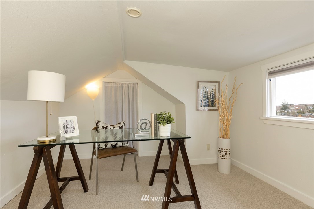 2409 30th Avenue West Seattle, WA 98199 - Photo 21 of 38