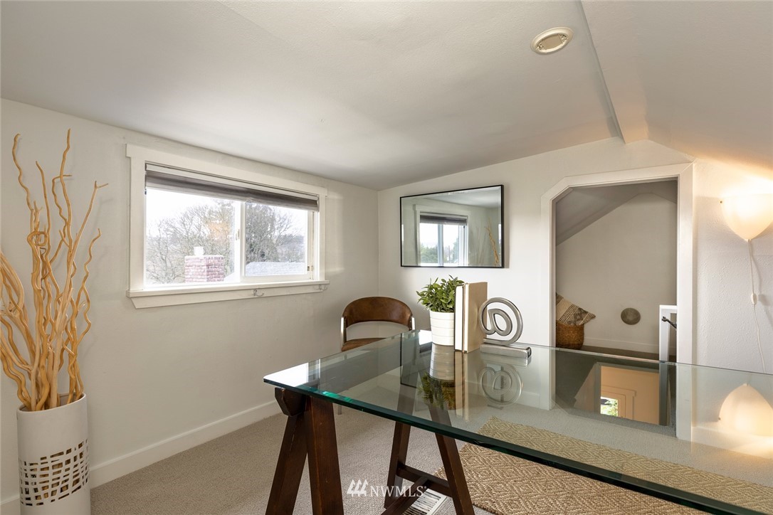 2409 30th Avenue West Seattle, WA 98199 - Photo 22 of 38