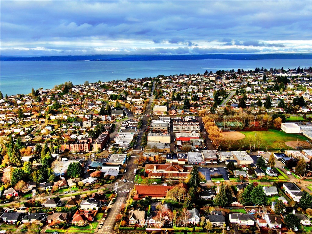 2409 30th Avenue West Seattle, WA 98199 - Photo 36 of 38