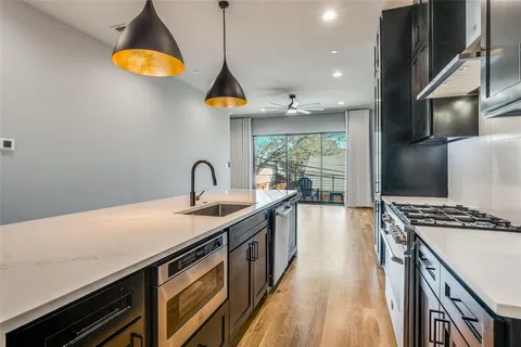 $665,000 | 805 Pavillion Street, Unit 103, Dallas, TX 75204