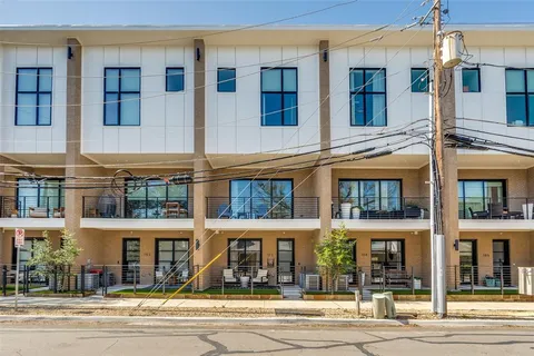 $665,000 | 805 Pavillion Street, Unit 103, Dallas, TX 75204