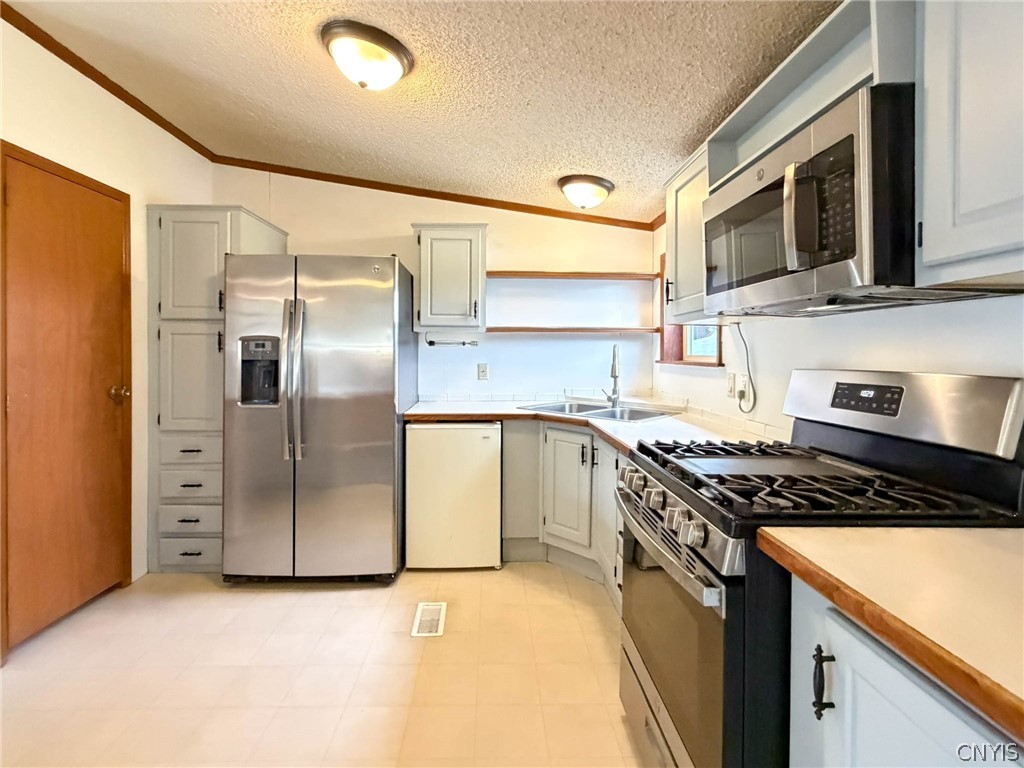 2503 Eckel Road Vienna, NY 13308 - Photo 9 of 49 Gallery Image 9