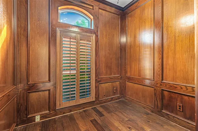 a view of a storage & utility room