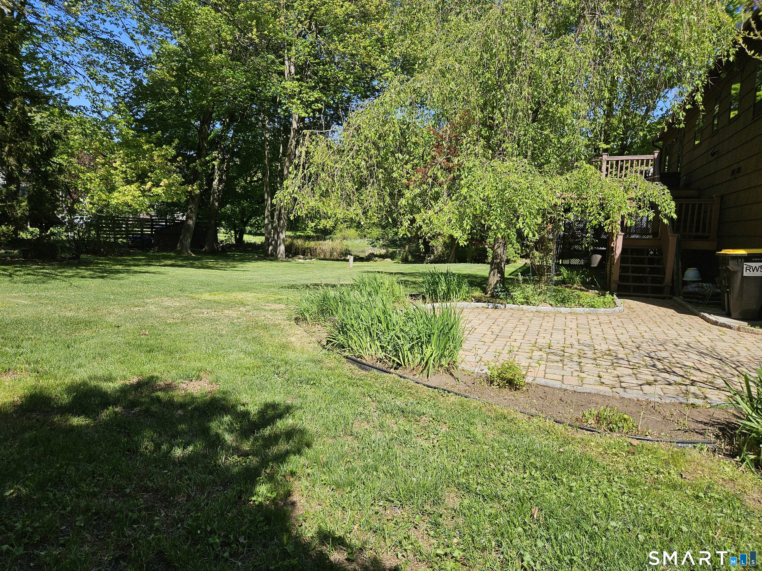 2010 Old Town Road Trumbull, CT 06611 - Photo 4 of 6