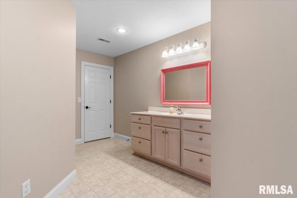 44 Woodland Trail Rochester, IL 62563 - Photo 41 of 62