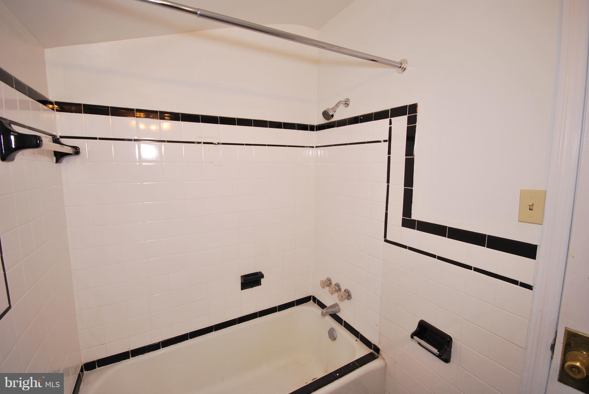 9105 Wire Avenue Silver Spring, MD 20901 - Photo 21 of 28 Bath Upper Level