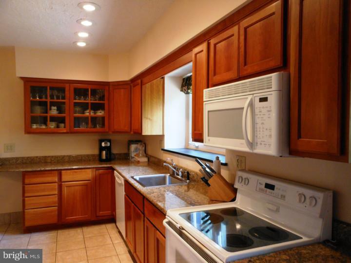 7812 Conwell Road Glenside, PA 19038 - Photo 4 of 24 Gallery Image 4