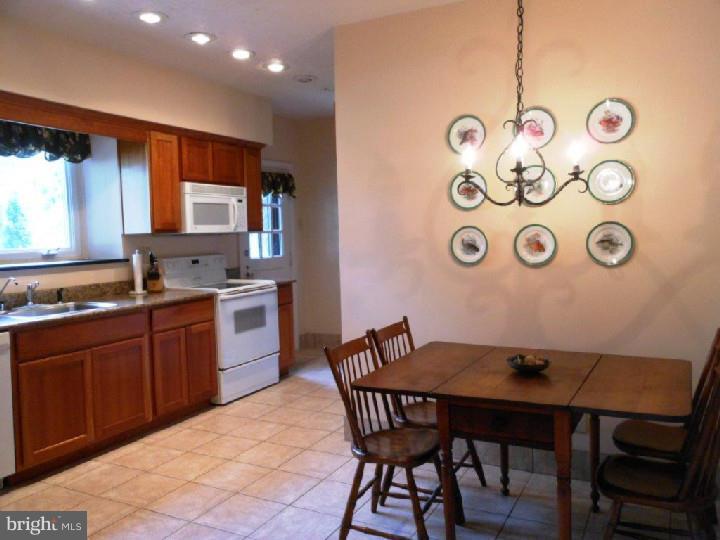 7812 Conwell Road Glenside, PA 19038 - Photo 5 of 24 Gallery Image 5