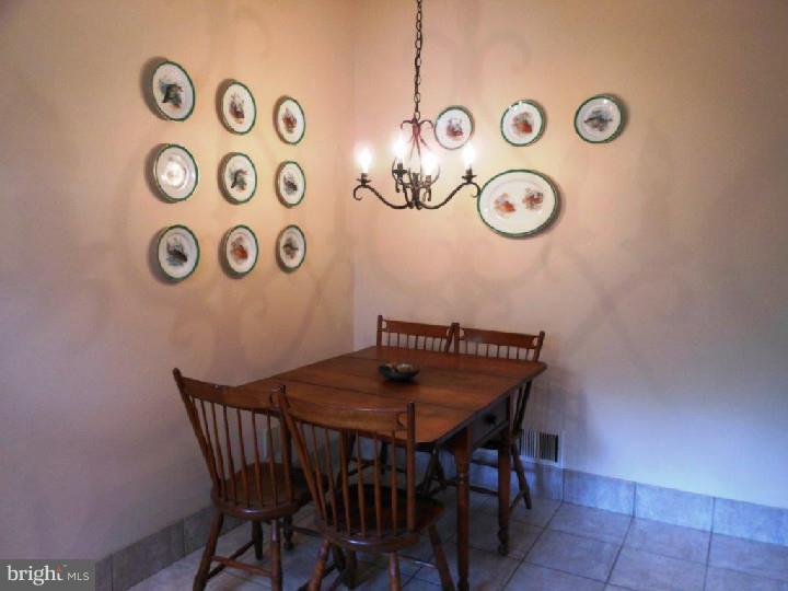 7812 Conwell Road Glenside, PA 19038 - Photo 6 of 24 Gallery Image 6