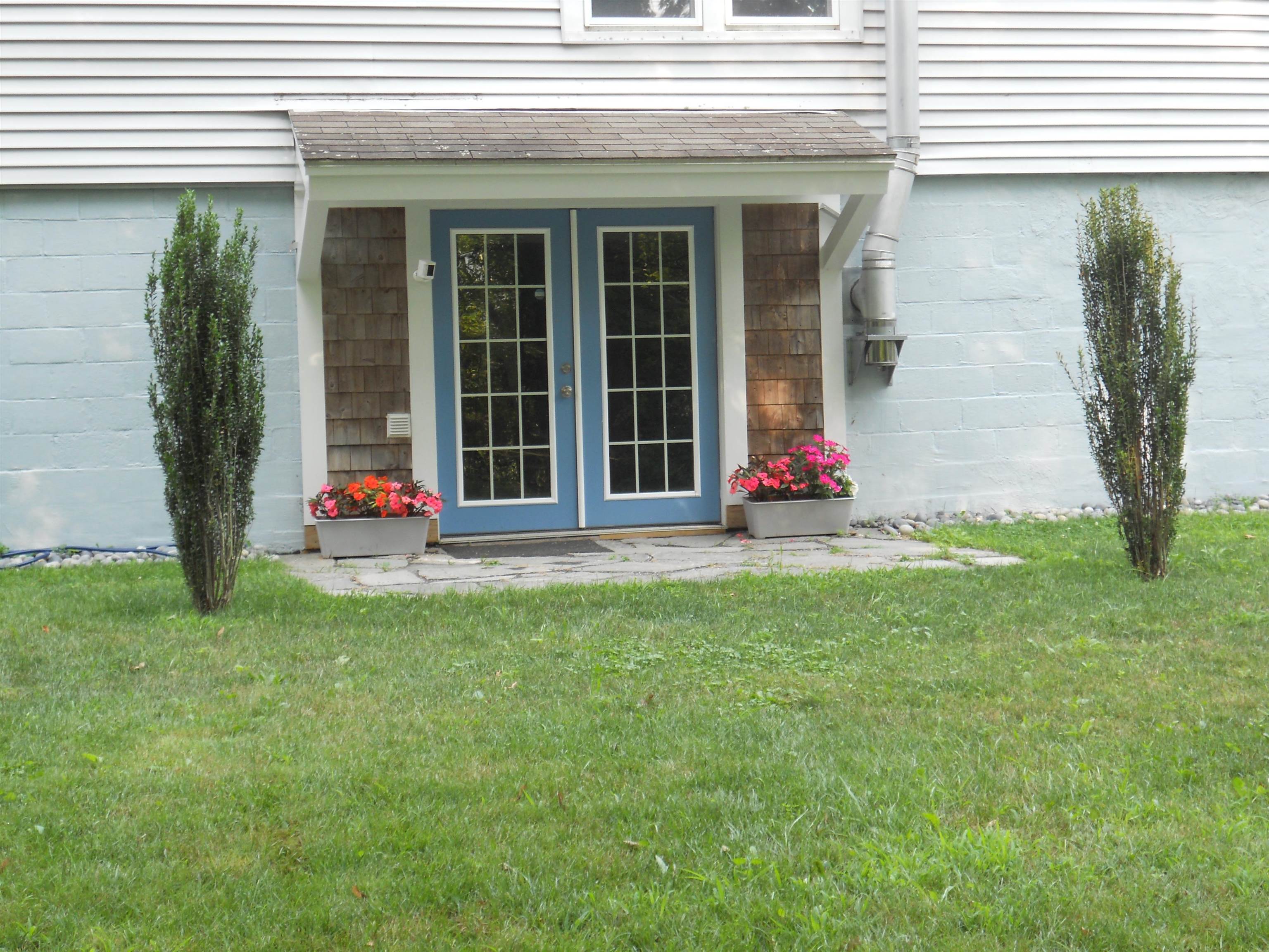 123 Commonwealth Avenue Springfield, VT 05156 - Photo 35 of 39