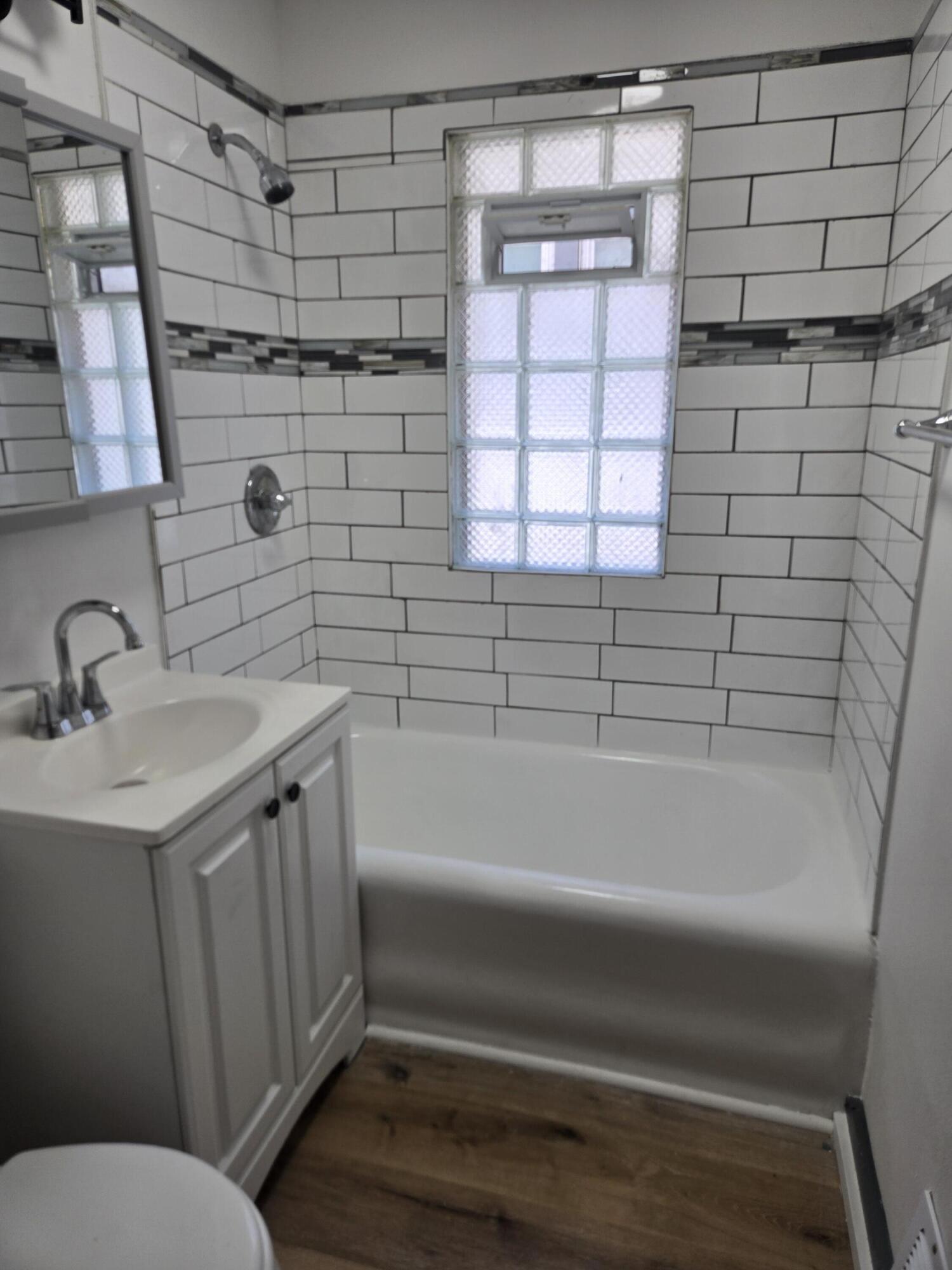 3380 North 36th Street Milwaukee, WI 53216 - Photo 6 of 27 Lower bath #2
