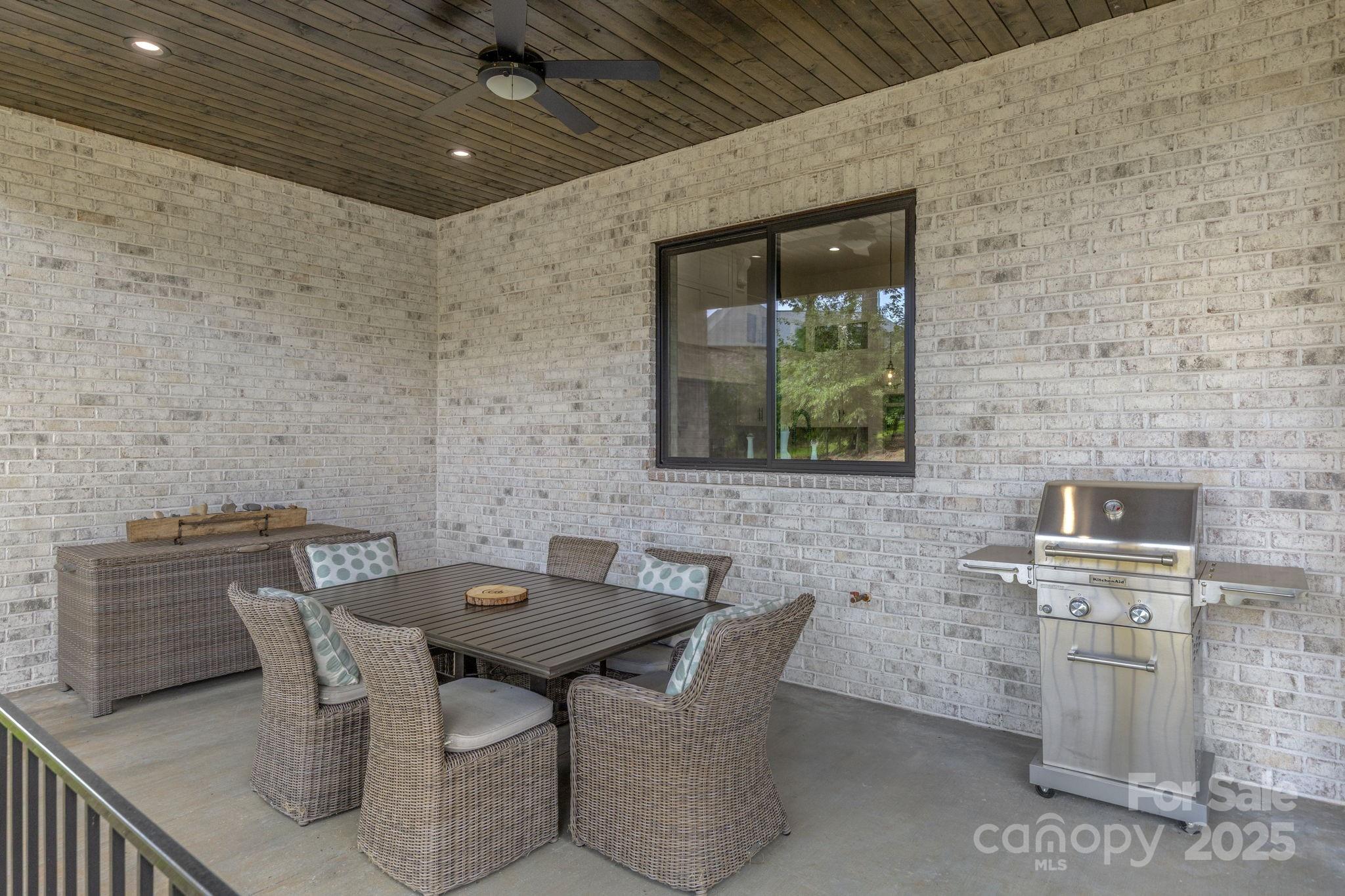 416 World Tour Drive Inman, SC 29349 - Photo 32 of 45 a dining room with furniture and window