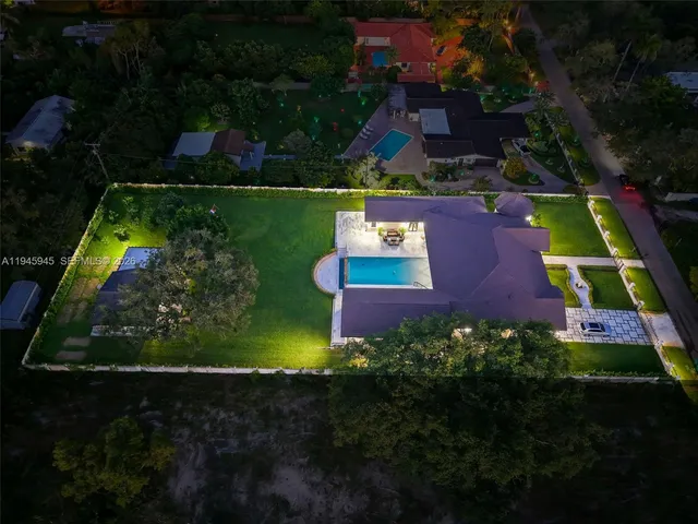 $4,180,000 | 9815 Southwest 114th Street, Miami, FL 33176