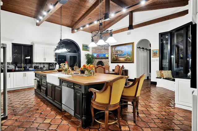 $4,180,000 | 9815 Southwest 114th Street, Miami, FL 33176